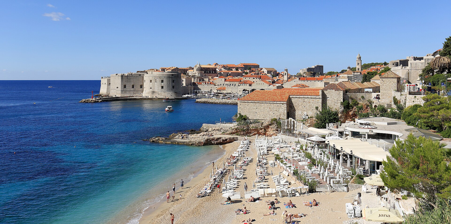 Dubrovniks gamla stad och havet